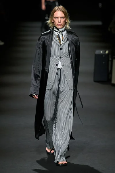 Look 29